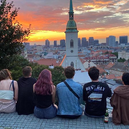 Urban Elephants Hostel Братислава Екстериор снимка