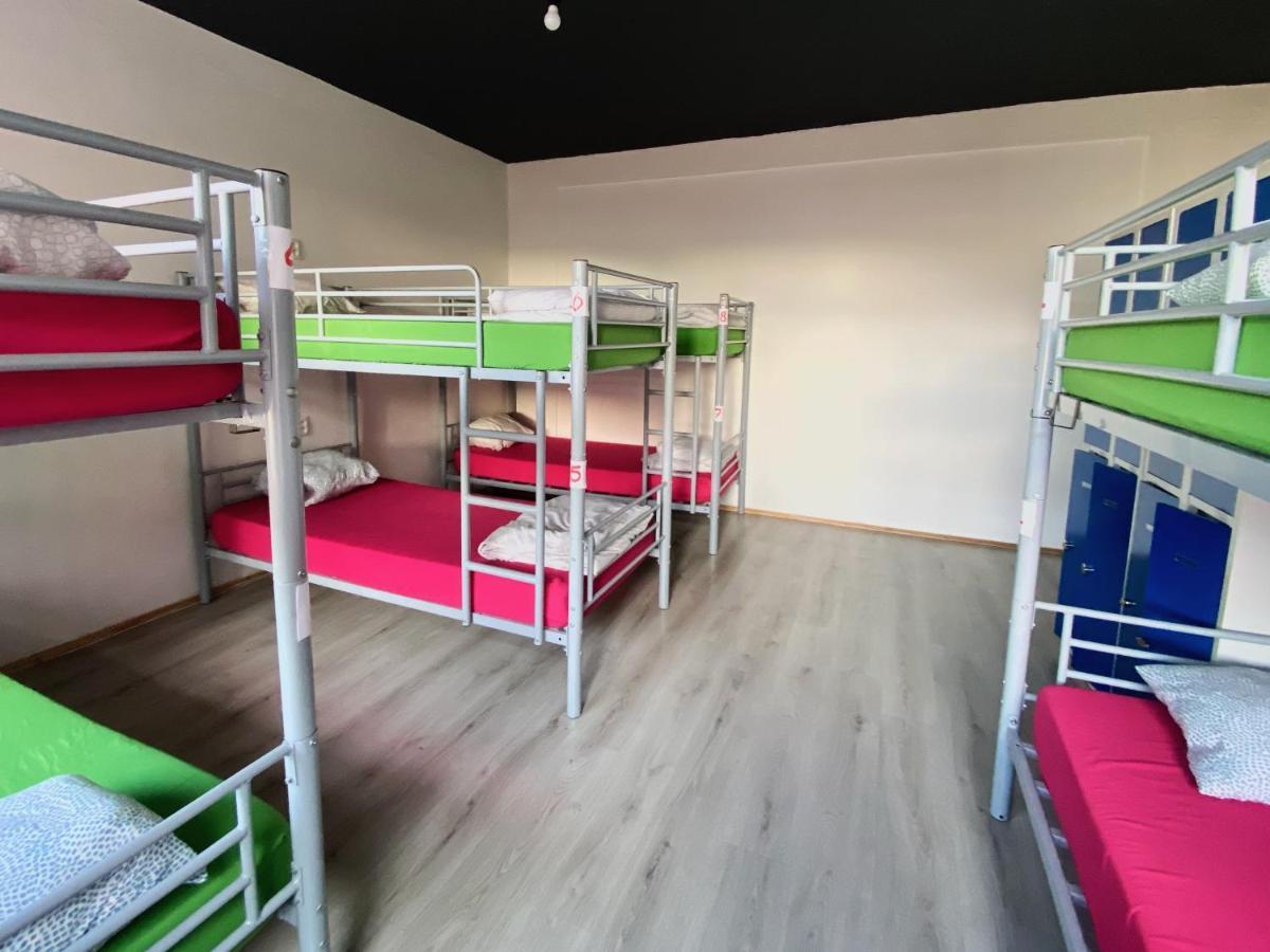 Urban Elephants Hostel Братислава Екстериор снимка