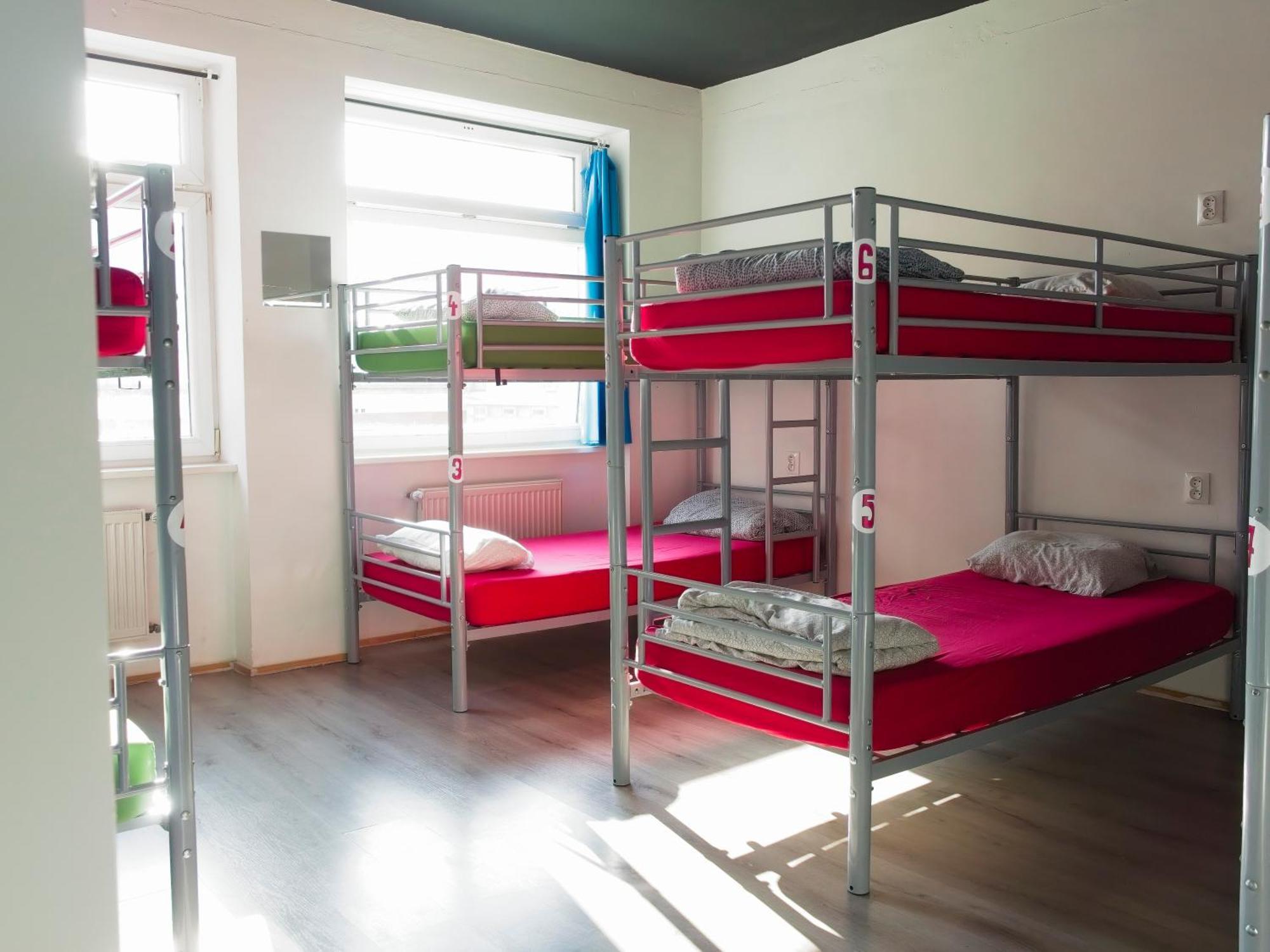 Urban Elephants Hostel Братислава Екстериор снимка