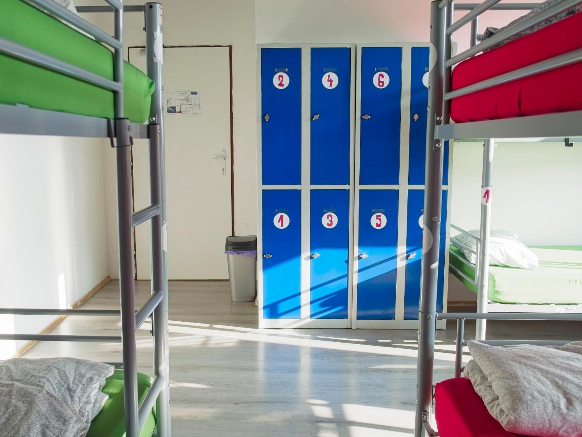 Urban Elephants Hostel Братислава Екстериор снимка