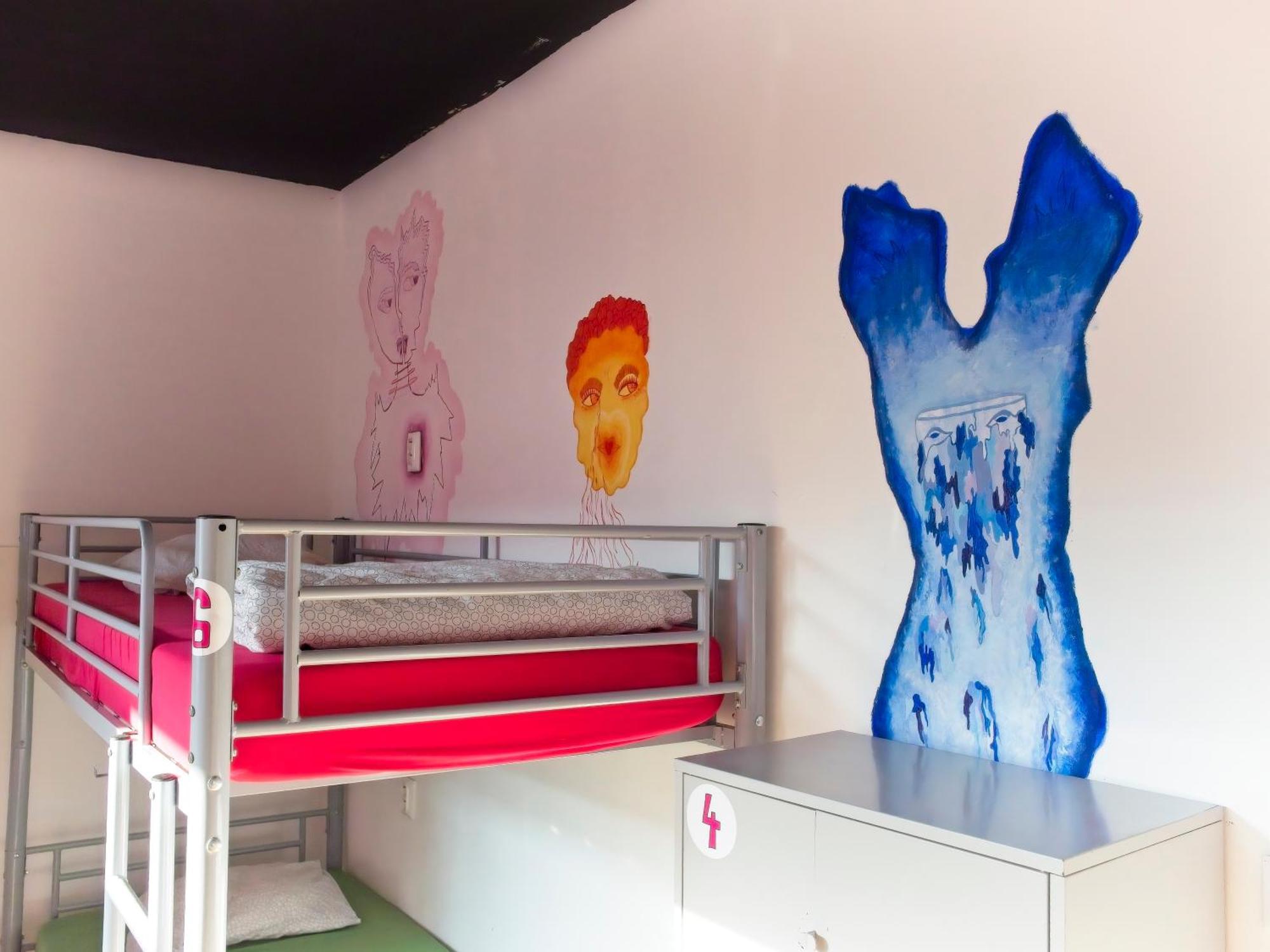 Urban Elephants Hostel Братислава Екстериор снимка