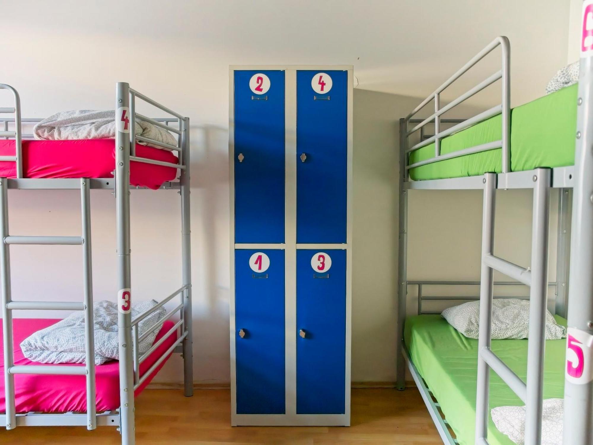 Urban Elephants Hostel Братислава Екстериор снимка