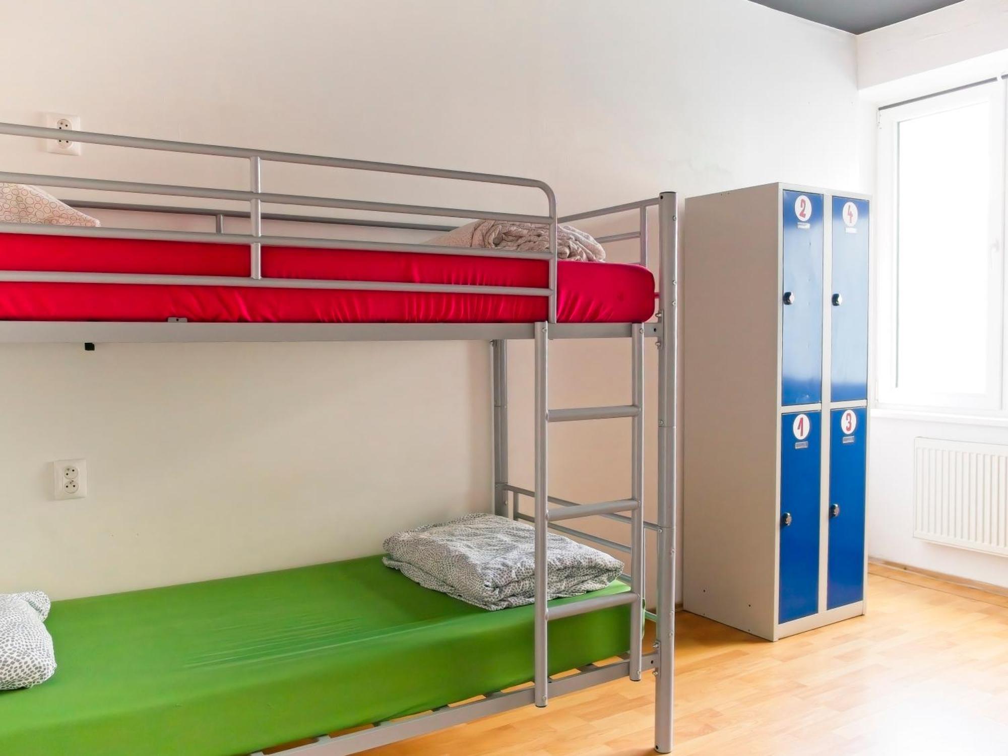 Urban Elephants Hostel Братислава Екстериор снимка