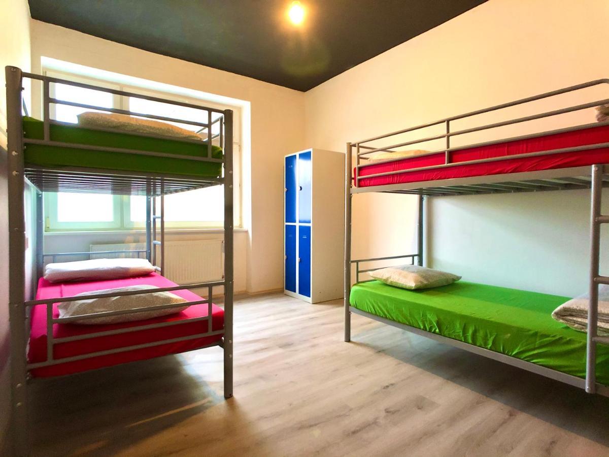 Urban Elephants Hostel Братислава Екстериор снимка